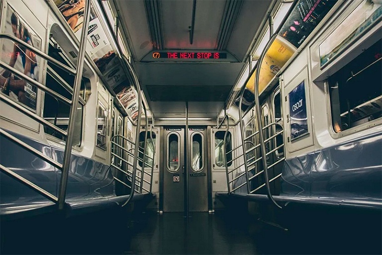 В метро Нью-Йорка неизвестный открыл стрельбу, пострадали 13 человек