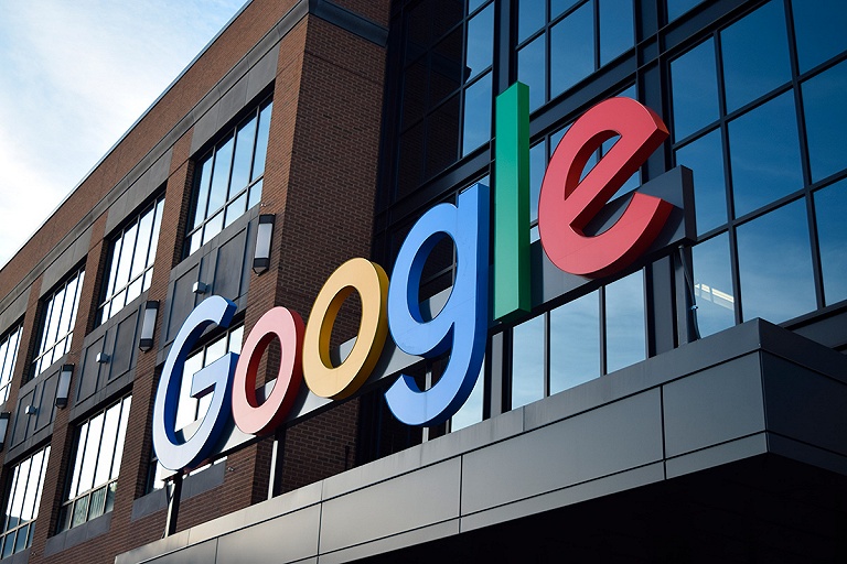 Google уволил разработчика, который считает ИИ разумным