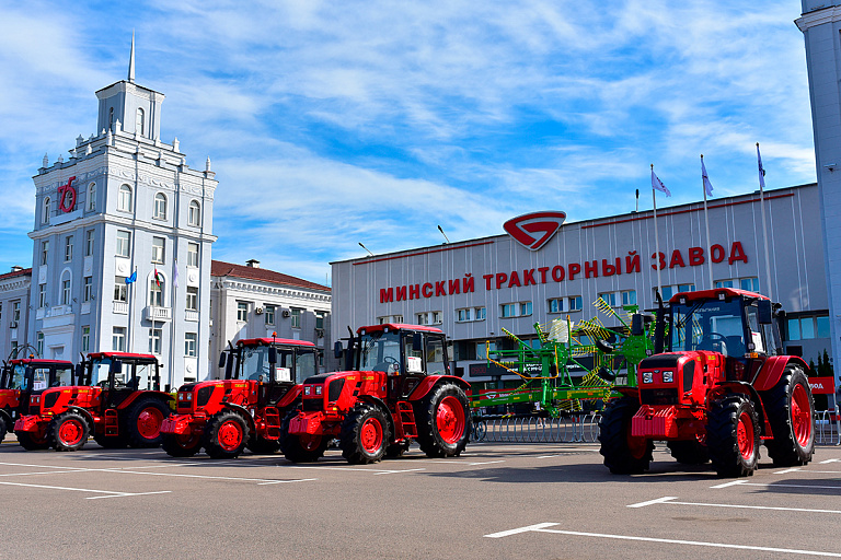 Если трактора МТЗ собираются в РФ, то техника становится на треть дешевле