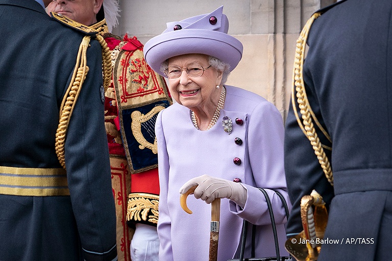 Елизавета II передаст часть обязанностей наследнику престола