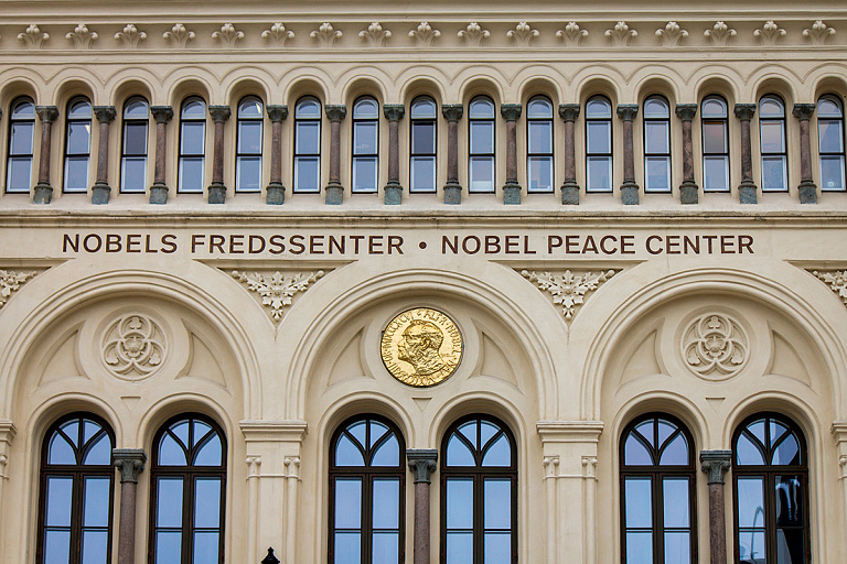 Посла Беларуси не будет на вручении премий: Нобелевский фонд отозвал приглашение