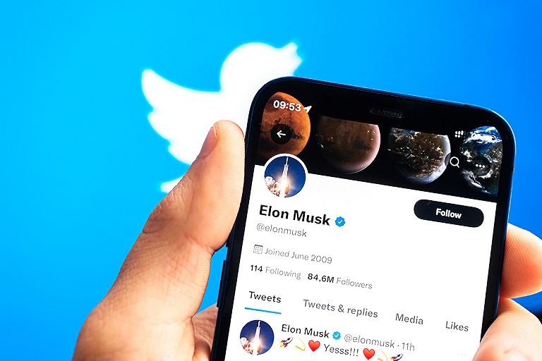 Илон Маск начал увольнять работников компании Twitter