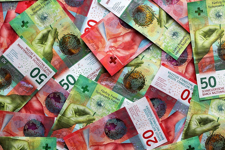 Швейцария расширила запрет на экспорт денежных банкнот в Беларусь