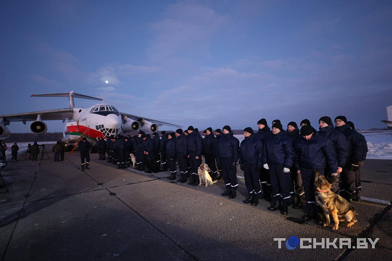 Белорусские спасатели улетели в Турцию – фотофакт