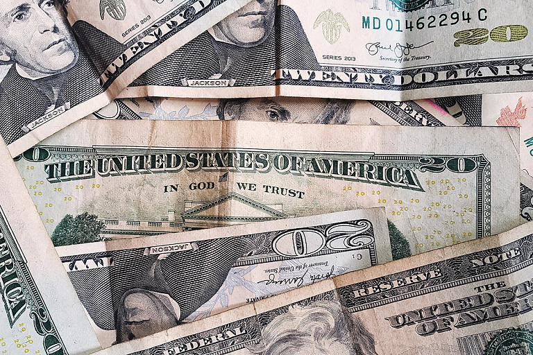 Доллар бьет рекорды третий день подряд – курсы валют