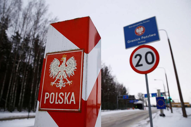 Польша приостанавливает движение белорусских грузовиков через "Козловичи"