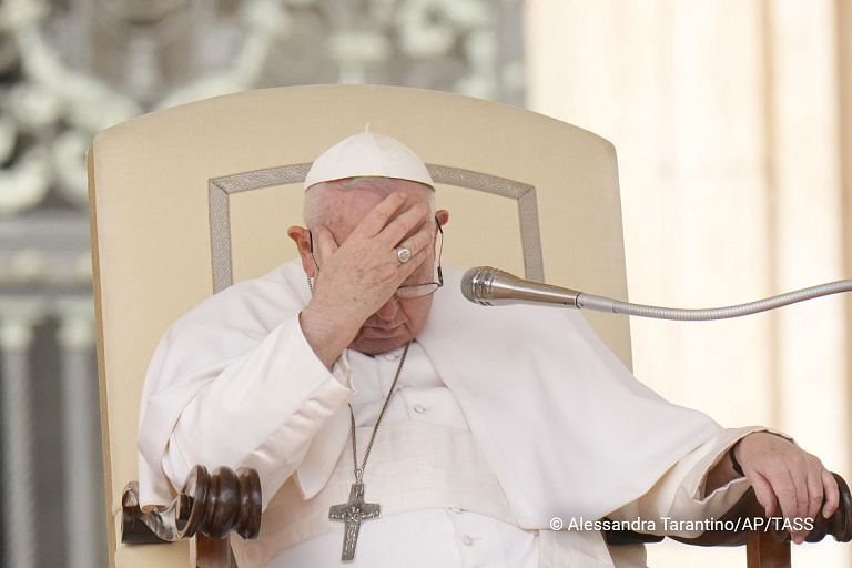 Папа Римский Франциск попал в больницу