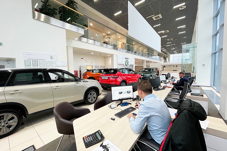 В Беларуси продают "почти новые" Nissan и Skoda – на треть дешевле и с гарантией