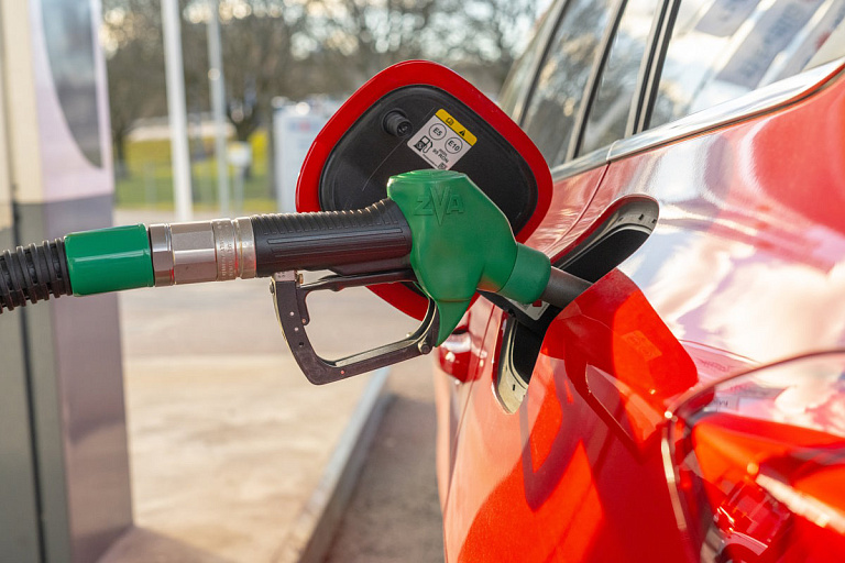 Аналитики сравнили цены на бензин в Беларуси и Европе: где дешевле