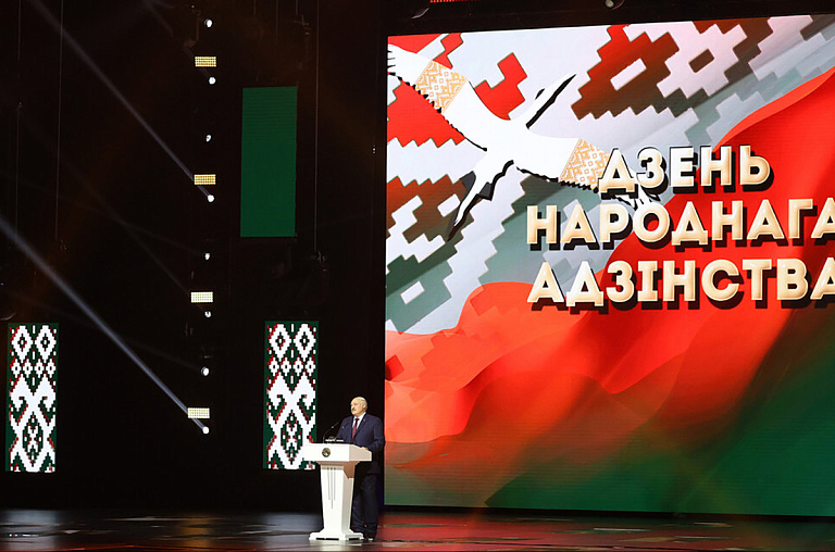 Лукашенко рассказал о стервятниках, кружащих над Беларусью