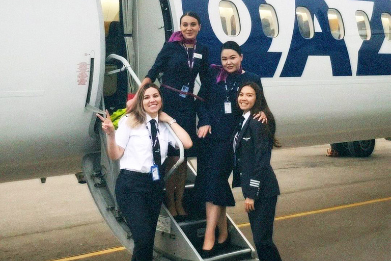Полностью женский экипаж отправила в рейс авиакомпания Казахстана