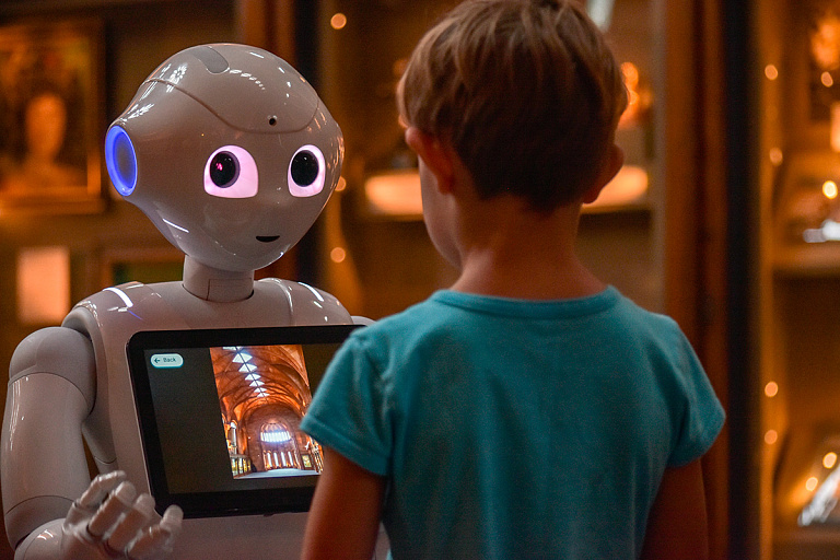 Дети верят роботам больше, чем родителям – итоги исследования