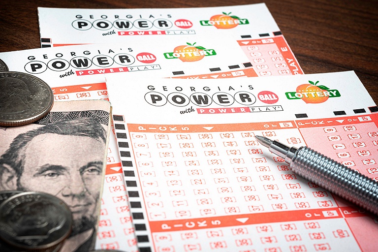 Участник лотереи в США сорвал самый большой джекпот последних лет