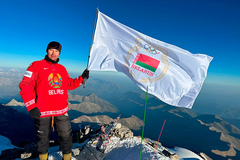 Олимпийский чемпион Александр Богданович взошел на Эльбрус