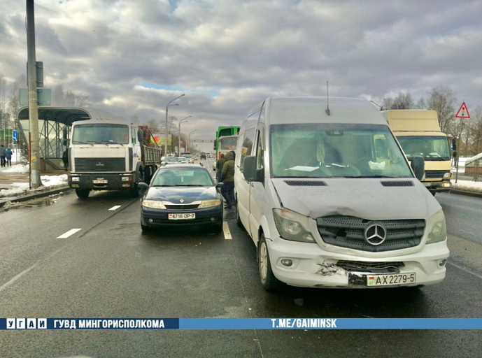 Сразу пять автомобилей столкнулись на Партизанском проспекте в Минске