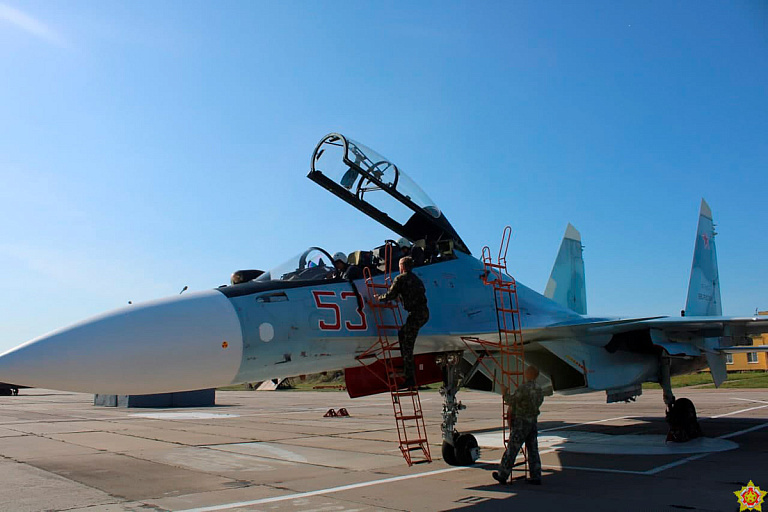 Минобороны Беларуси сообщило о подготовке самолетов со спецбоеприпасами