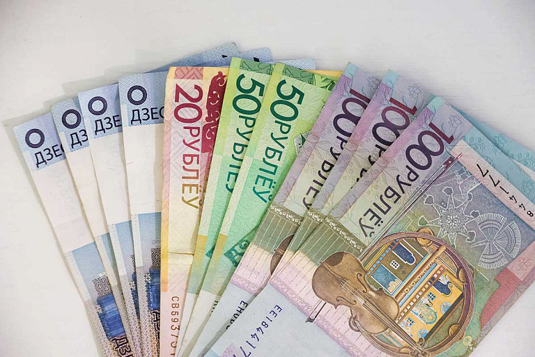 Белорусский рубль на торгах ослаб ко всем валютам