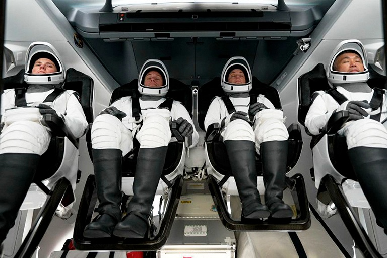 Экипаж Crew Dragon компании SpaceX успешно стартовал