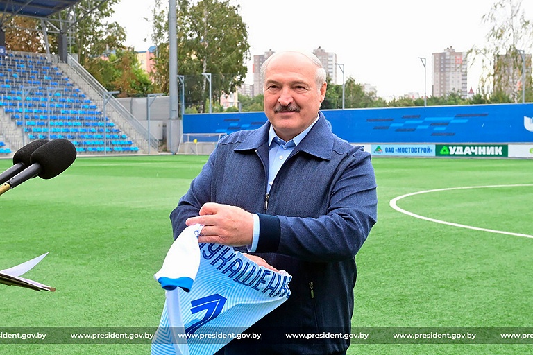 "Как бывший футболист": Лукашенко раскритиковал спортивную сферу