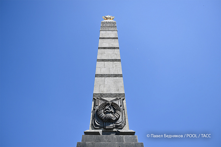 Монументу Победы в Минске – 70 лет: пять фактов о легендарном памятнике