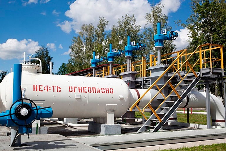 "Укртранснафта" остановила транзит российской нефти через Украину