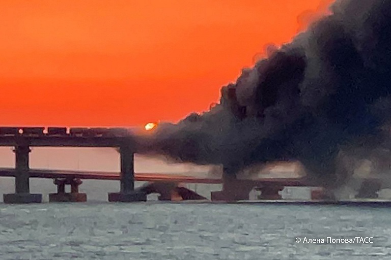 На Крымском мосту прогремел взрыв, погибли три человека