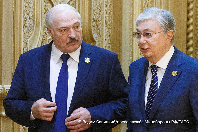 Токаев назвал шуткой предложение Лукашенко вступить в Союзное государство