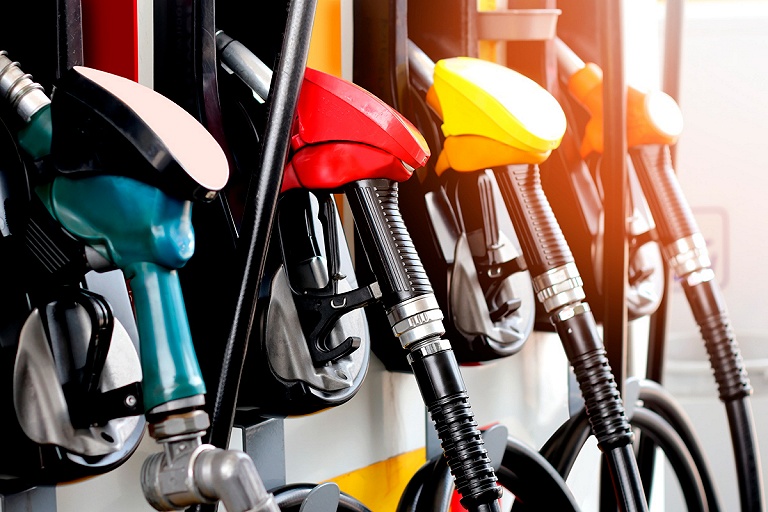Цены на бензин в Великобритании бьют все рекорды