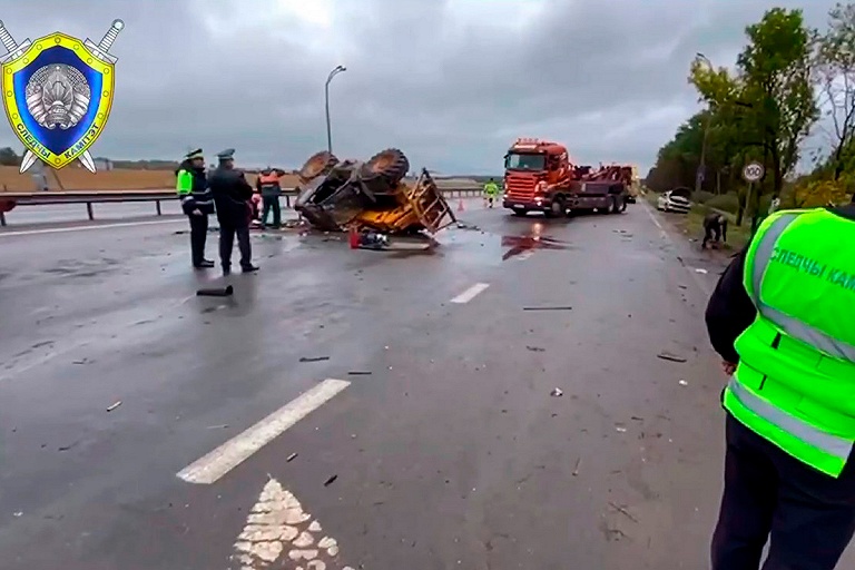 Автобус врезался в погрузчик под Фаниполем, пострадали 15 человек