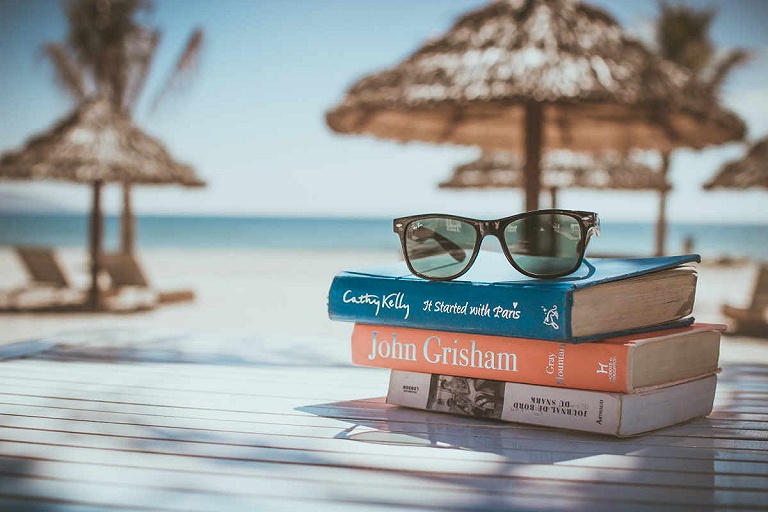На Мальдивах ищут босоногого книготорговца за $750 в месяц