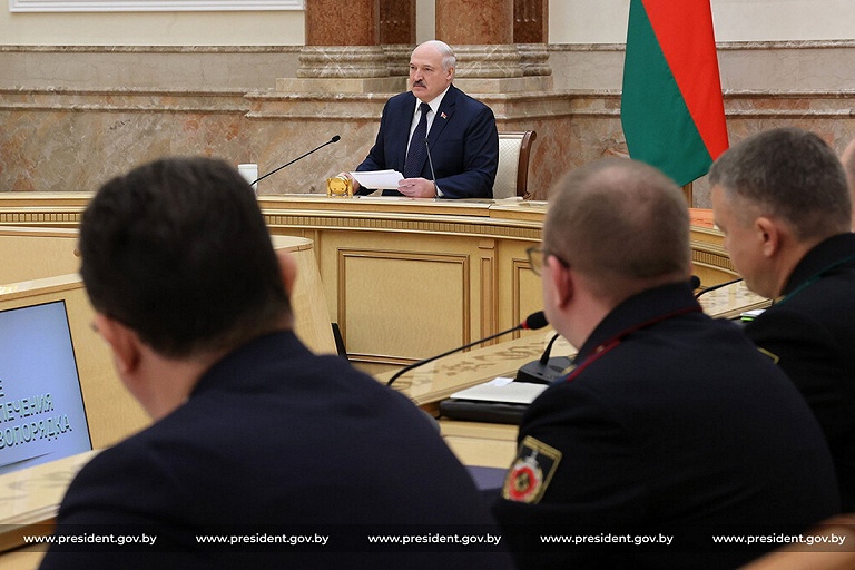 "Я жду от вас переворота" – Лукашенко об образовании