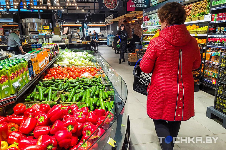 Помидоры, огурцы и картошка: цены на овощи в магазинах пошли вверх?