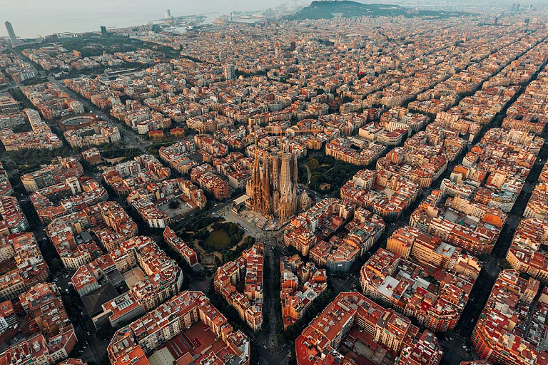 Туристам в Барселоне хотят запретить снимать жилье – в чем причина