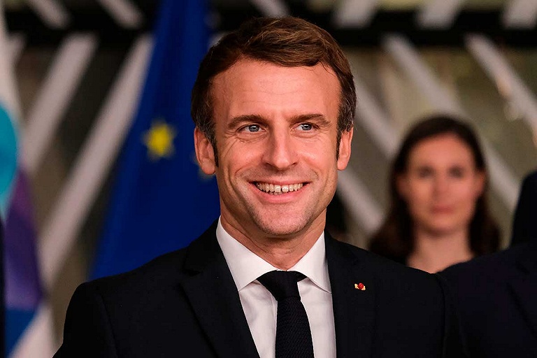 Макрон вступил в должность президента Франции