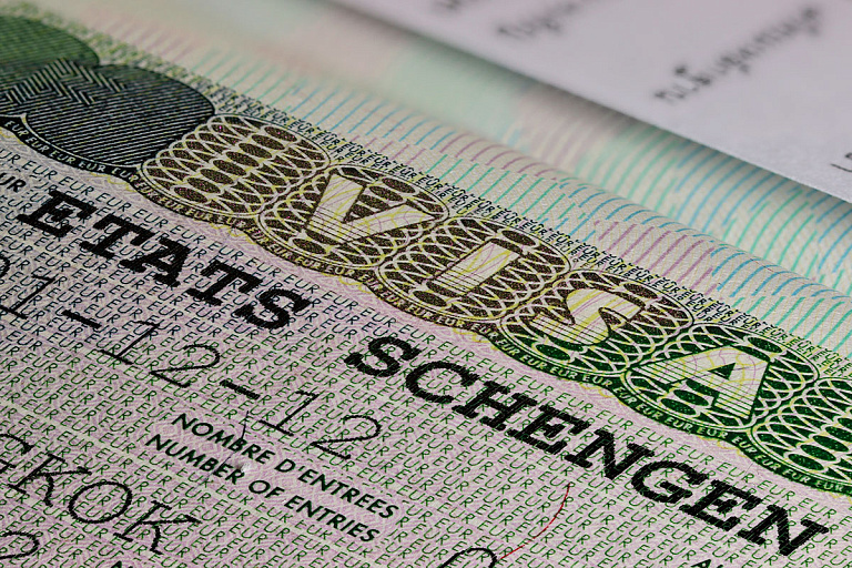 Шенгенская виза для белорусов может подорожать – узнали, когда и на сколько
