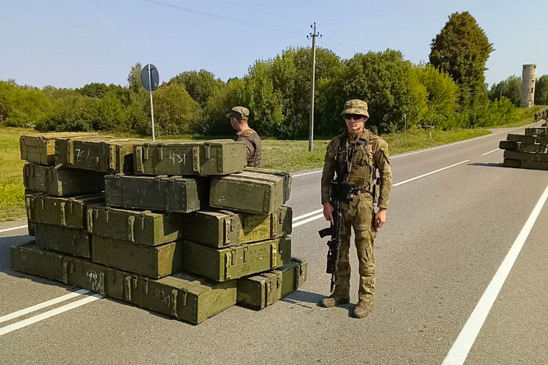 Блокпосты и люди с оружием появились на западе Беларуси – что происходит