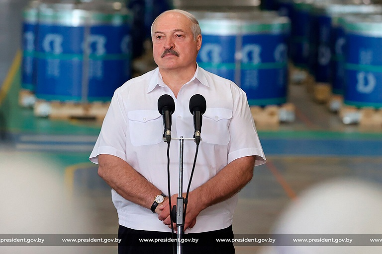 Лукашенко – о польских политиках: сели на американскую кобылу и скачут по Европе