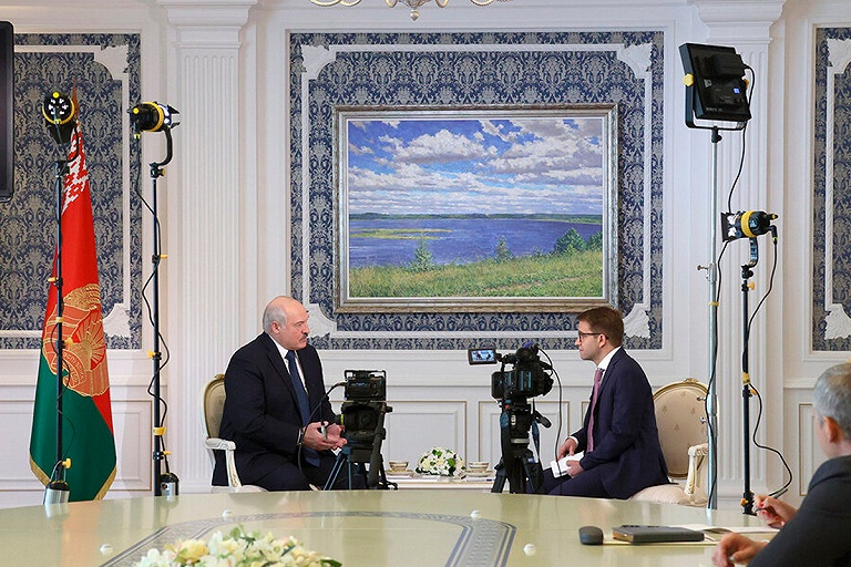 Лукашенко: Беларусь де-факто признала независимость ДНР и ЛНР