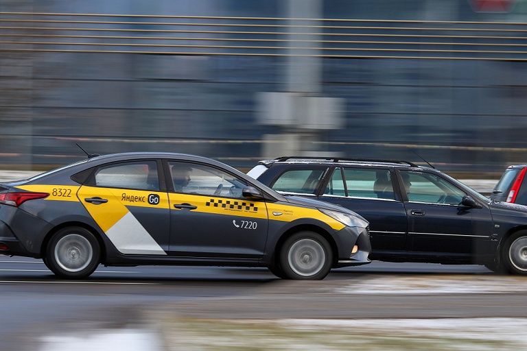 ГАИ в начале июня будет искать таксистов-нарушителей с Яндекс.Go