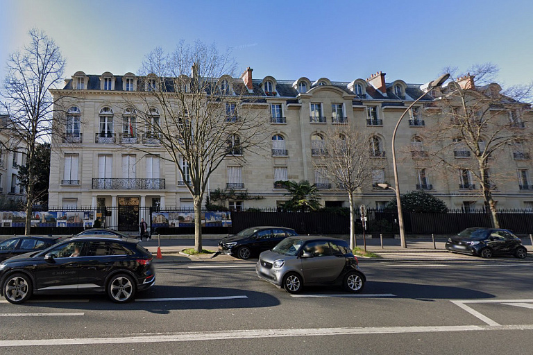 Посольство Беларуси во Франции временно ограничит оказание консульских услуг