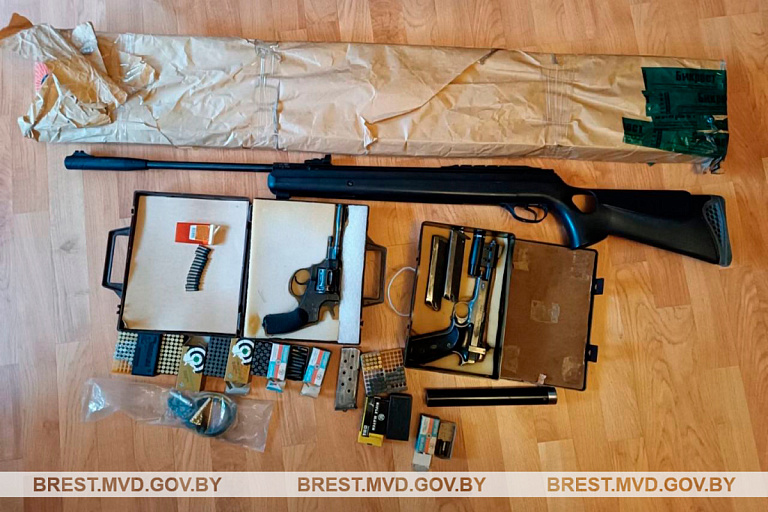 Житель Барановичей хранил дома оружие и 300 патронов – он задержан