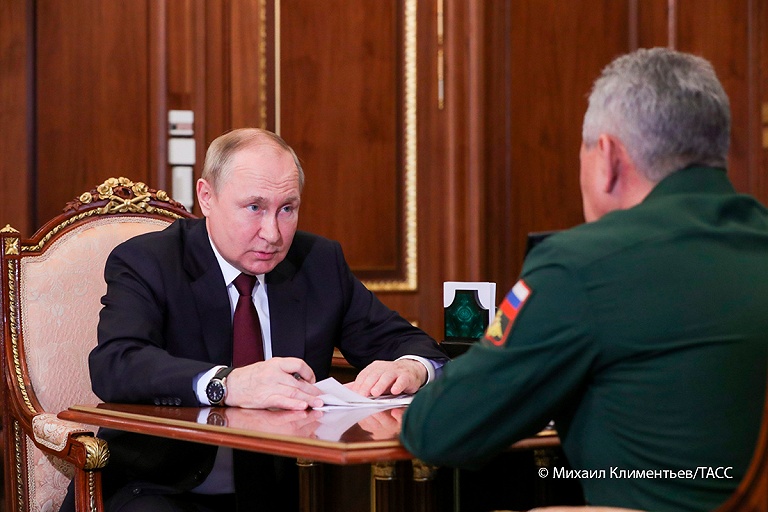 Путин считает, что освобождавшие ЛНР военные должны отдохнуть