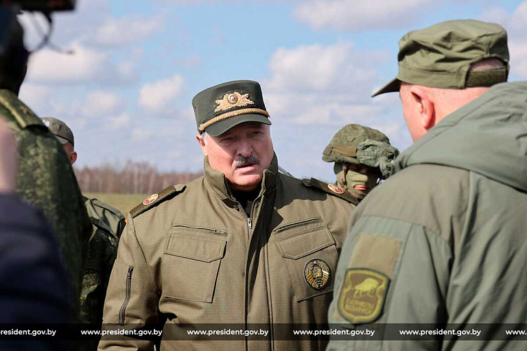 Лукашенко передаст Путину данные о возможных кураторах теракта в "Крокусе"