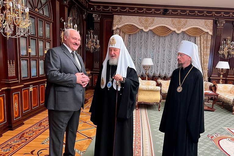 Стало известно, какой подарок Александр Лукашенко сделал Патриарху Кириллу