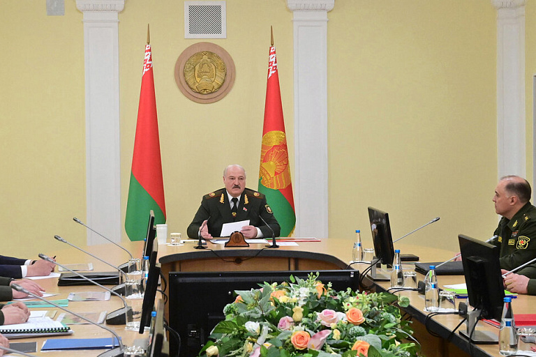 В Беларуси появится новое оперативное командование – Лукашенко