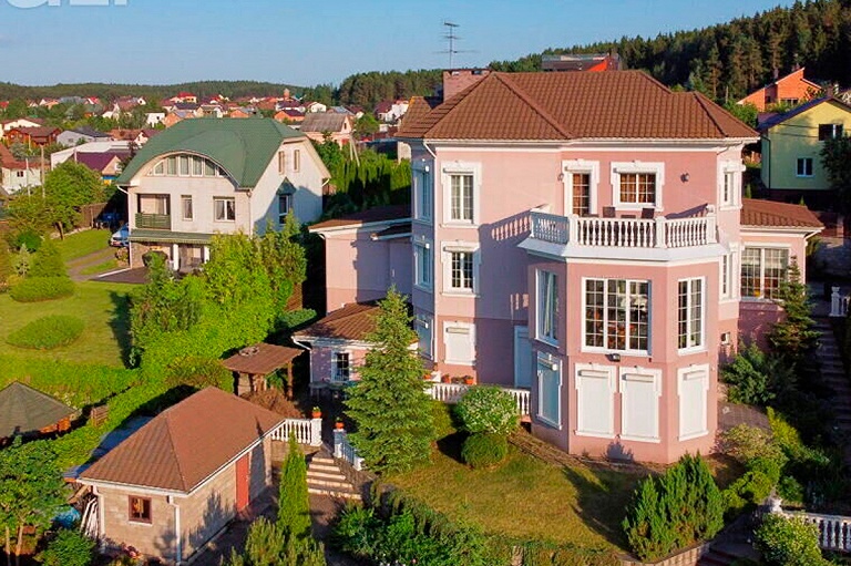 Под Минском продается самый дорогой особняк в Беларуси