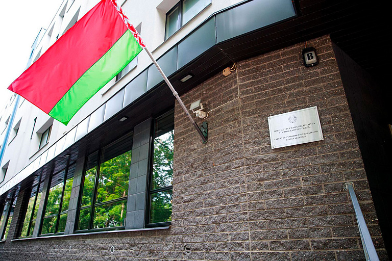 Белорусское посольство в Эстонии прекратило работу консульской службы