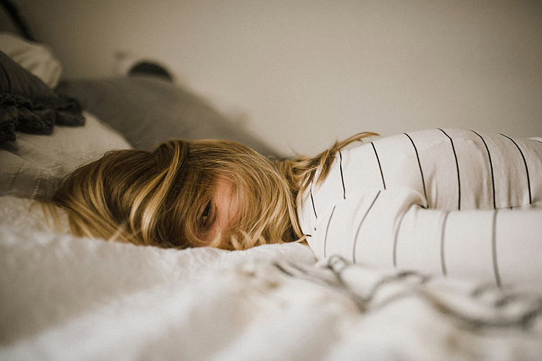 Как избавиться от беспокойного сна взрослому, рассказала невролог