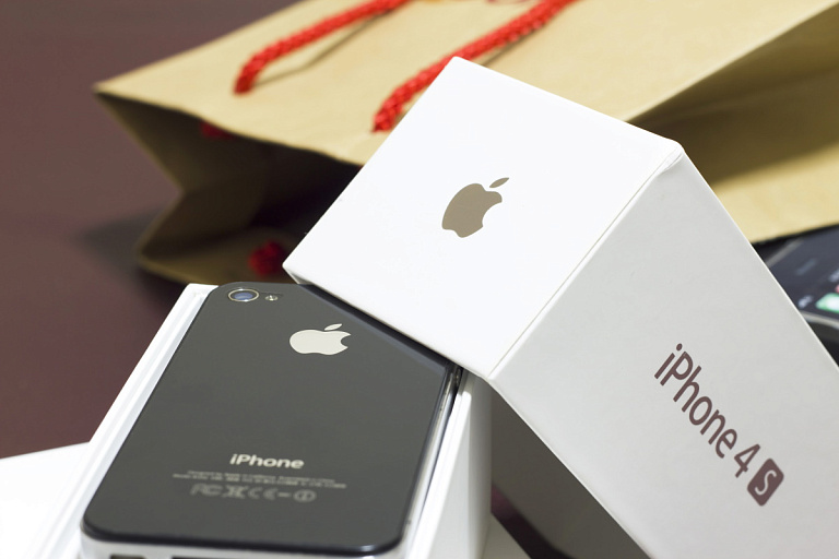 Apple выплатит по $15 владельцам iPhone 4S