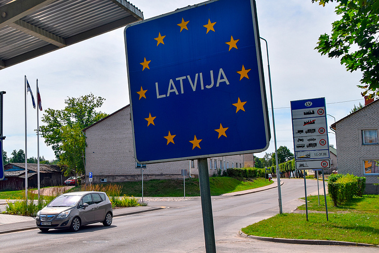 Латвия хочет закрыть один из двух пунктов пропуска на границе с Беларусью